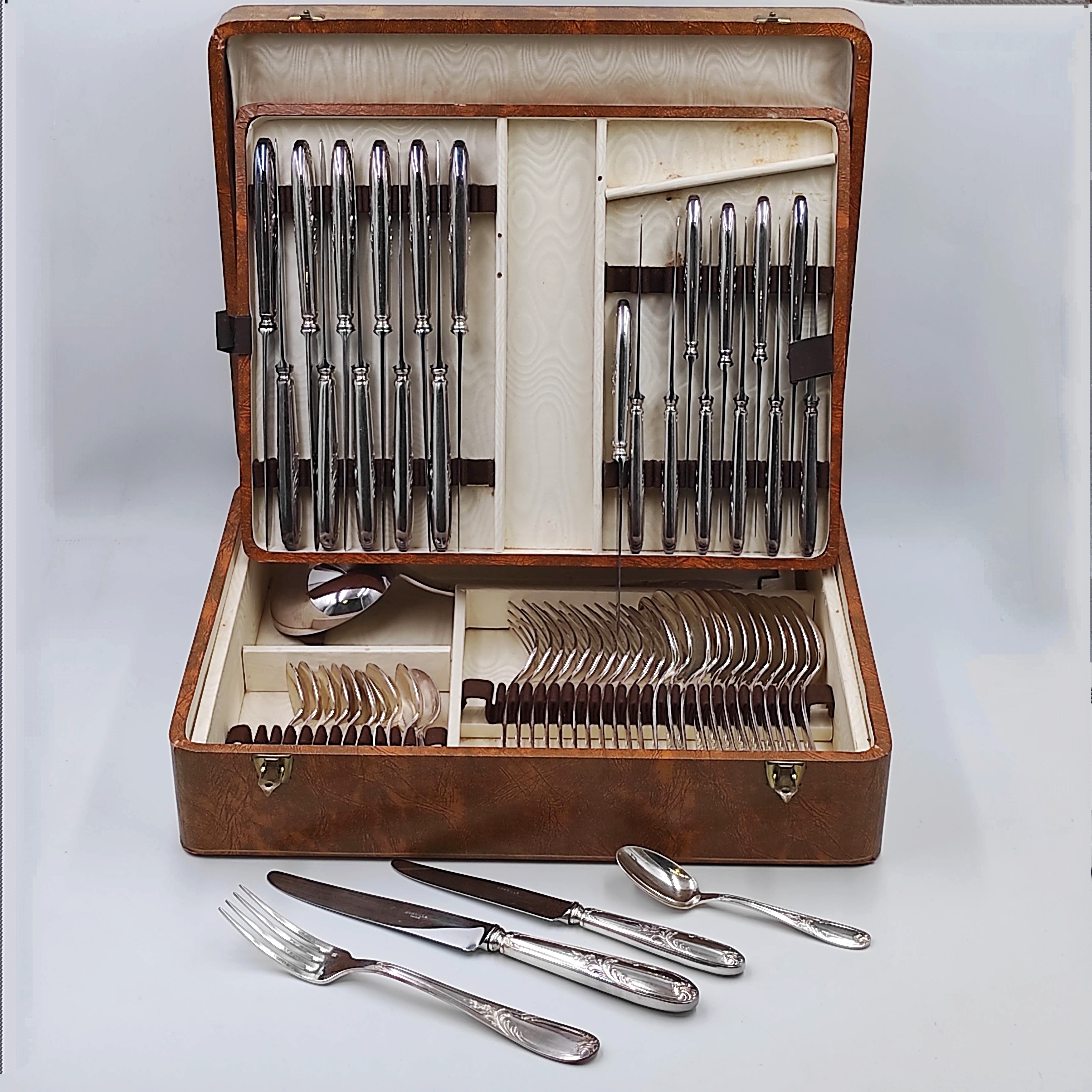 ORBRILLE MENAGERE 60 PIECES EN METAL ARGENTE A DECOR DE FEUILLAGE