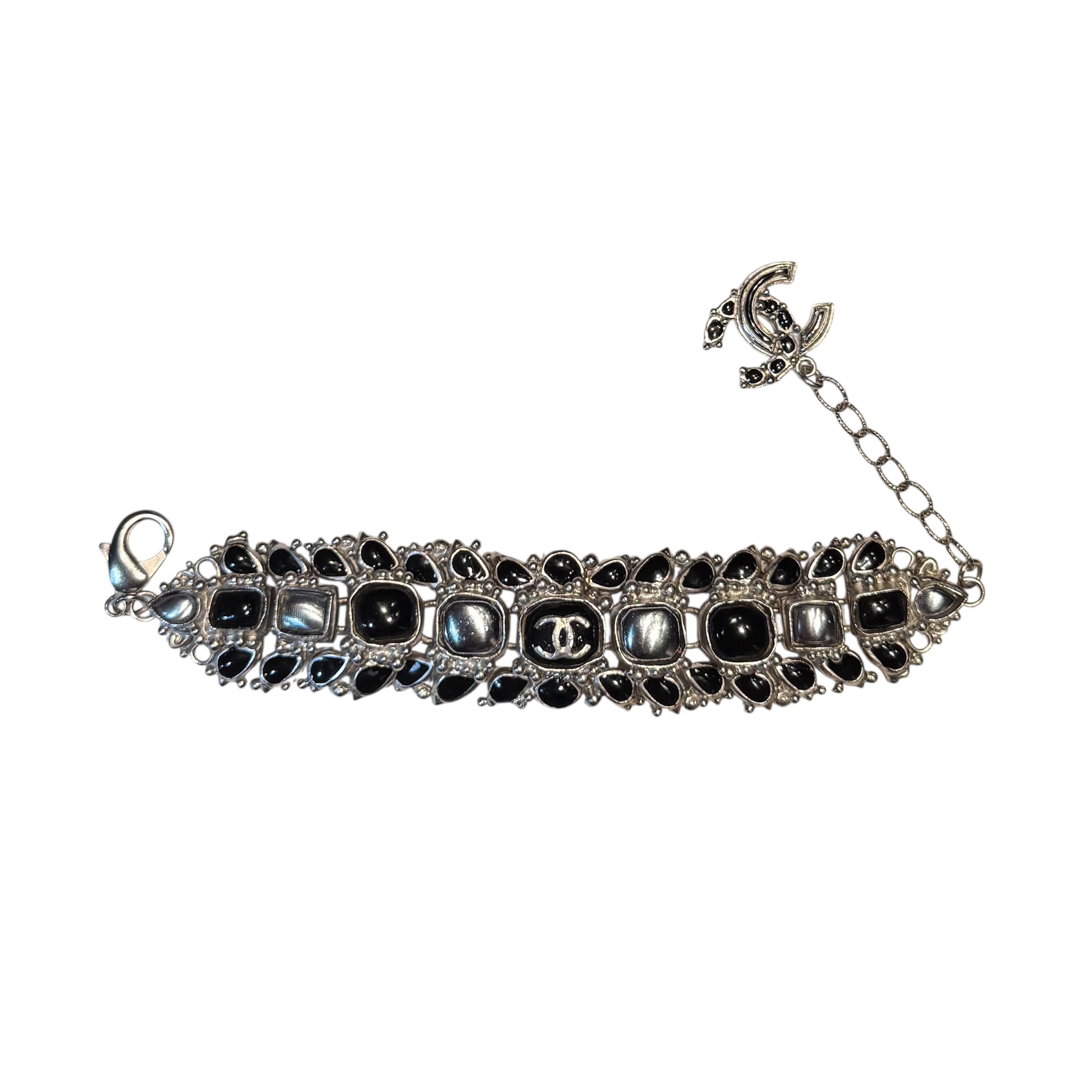CHANEL BRACELET PROTOTYPE STYLE BAROQUE NOIR ET ARGENT ET BRELOQUE