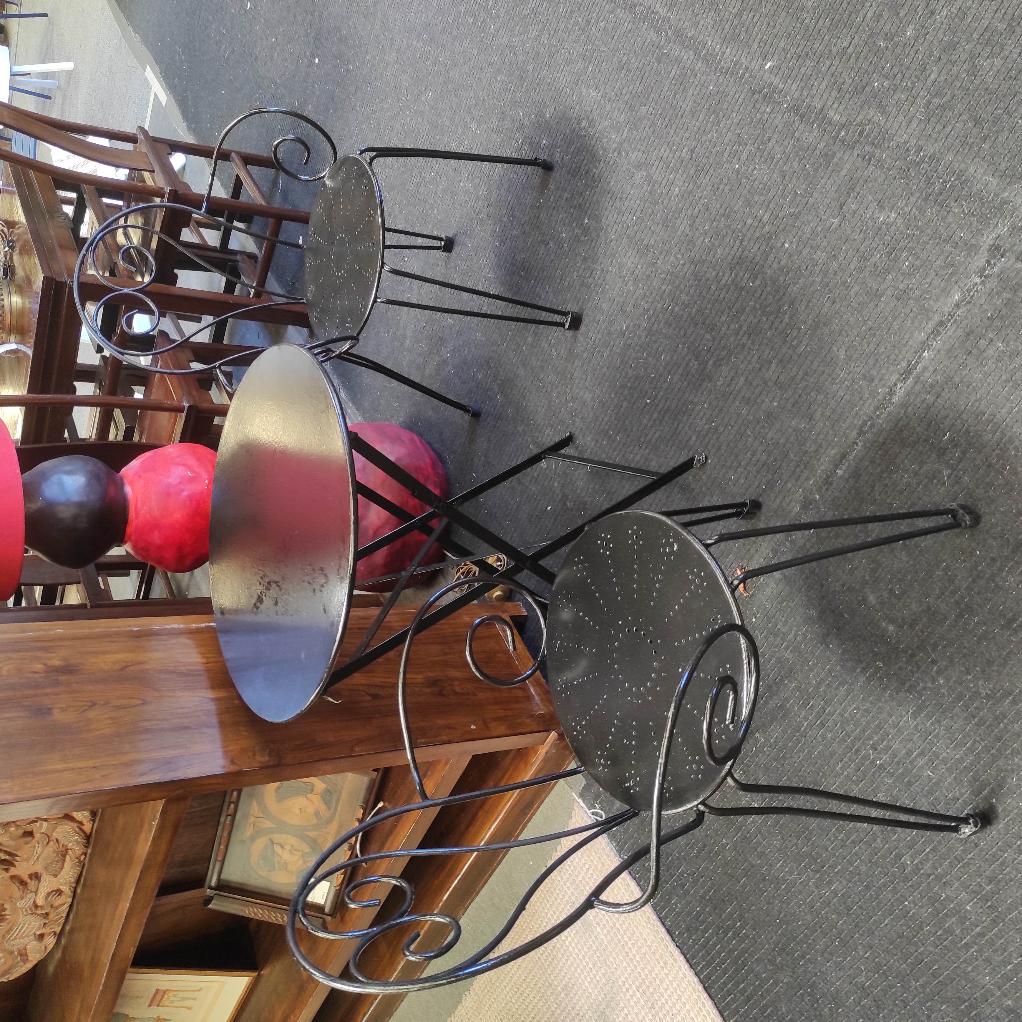 TABLE RONDE 60/73 CM + 2 FAUTEUILS 55/90 CM EN FER NOIR