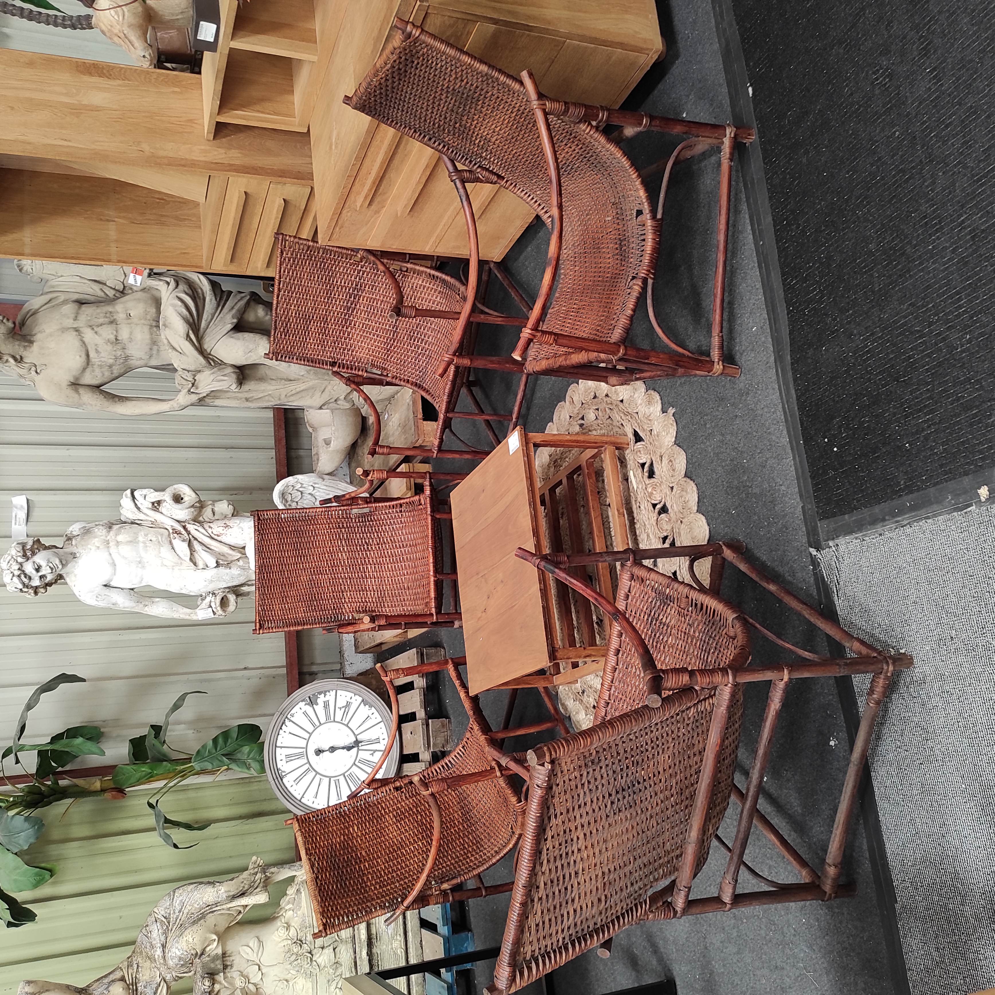 SUITE DE 5 FAUTEUILS EN ROTIN 60/92/68 CM