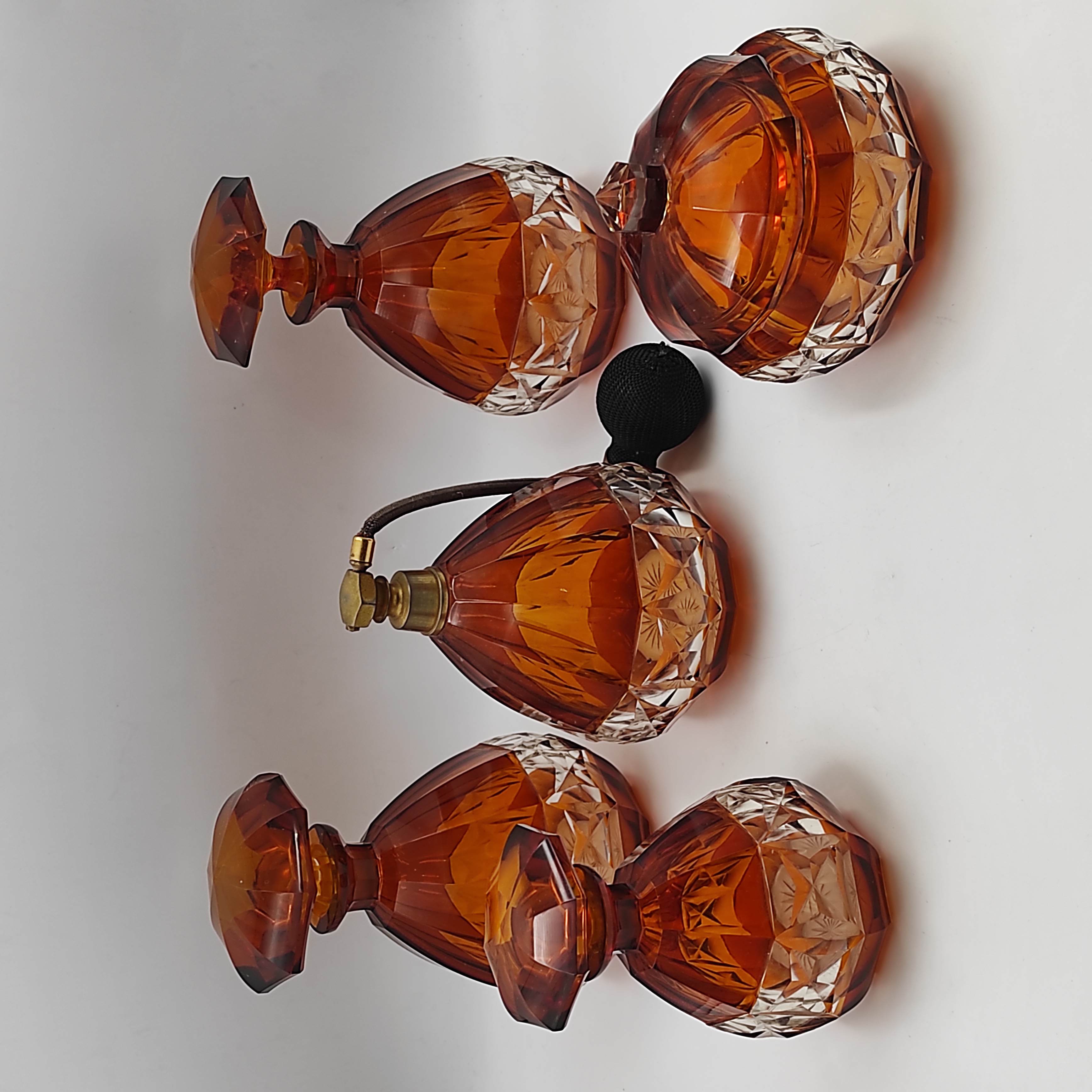 NECESSAIRE DE BEAUTE EN CRISTAL BRUN DLG DE MOSER EN L ETAT