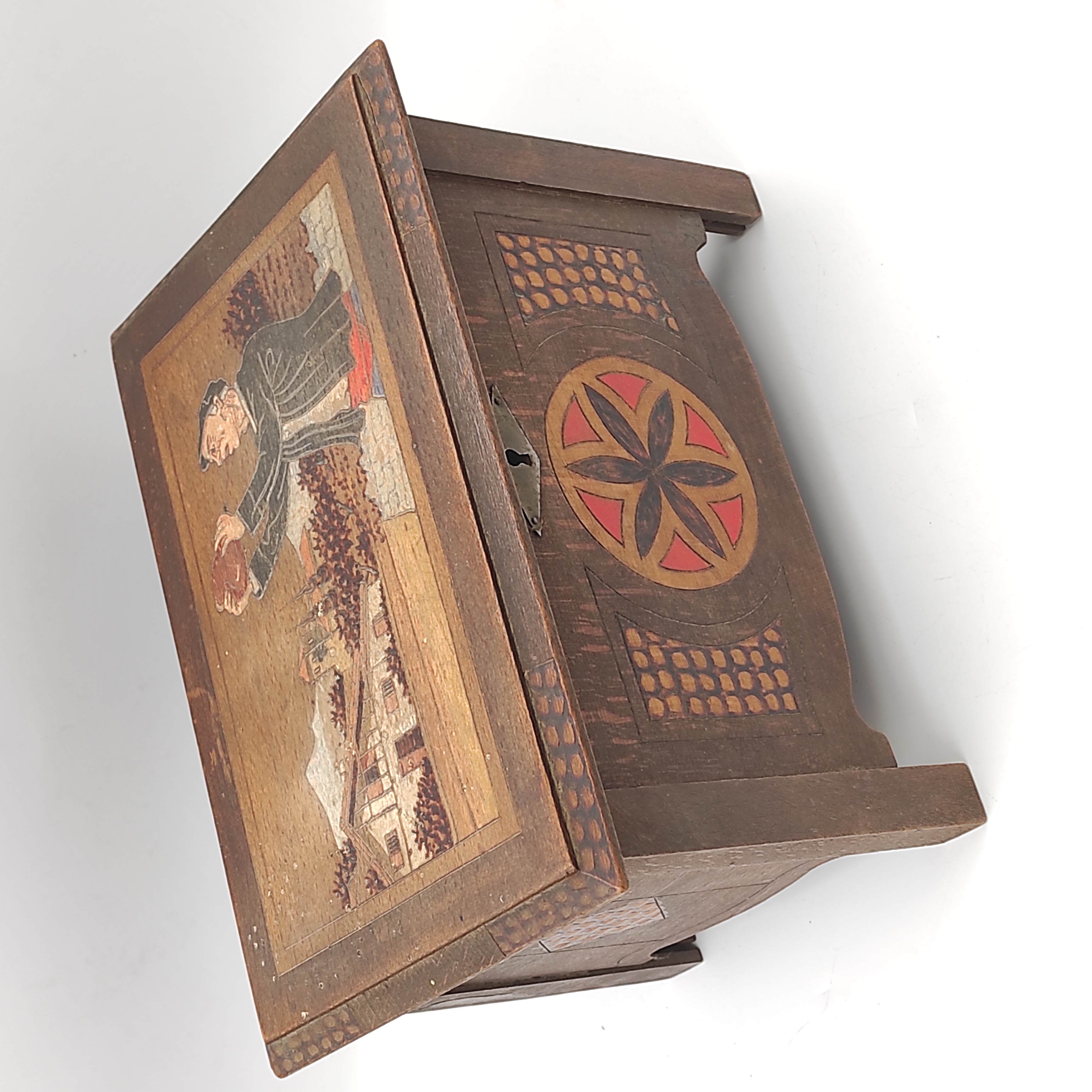 COFFRET BASQUE DEVANT SA MAISON 25/17/16 CM 