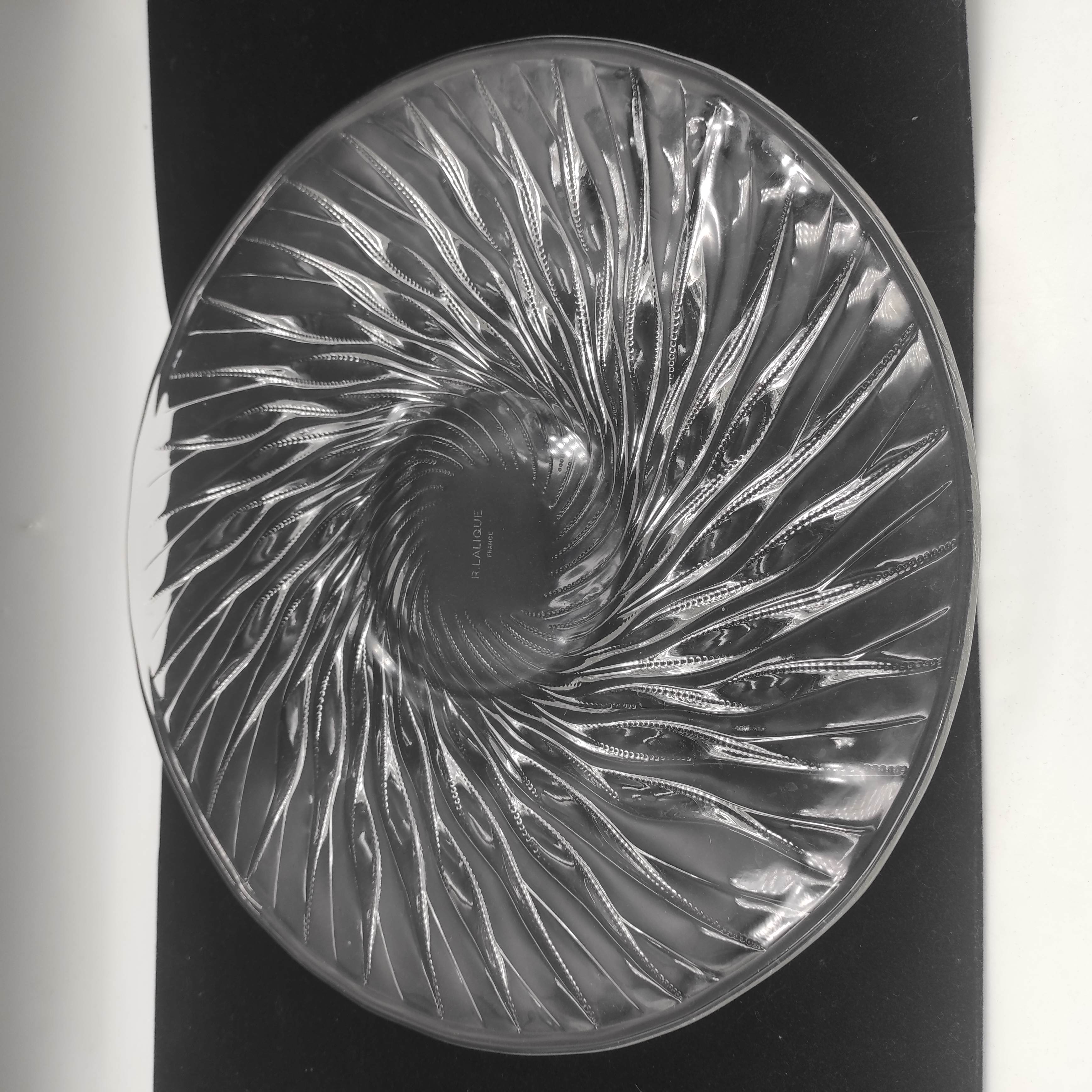 R LALIQUE COUPE PLATE MODELE ALGUES EN VERRE MOULE PRESSE 38 CM