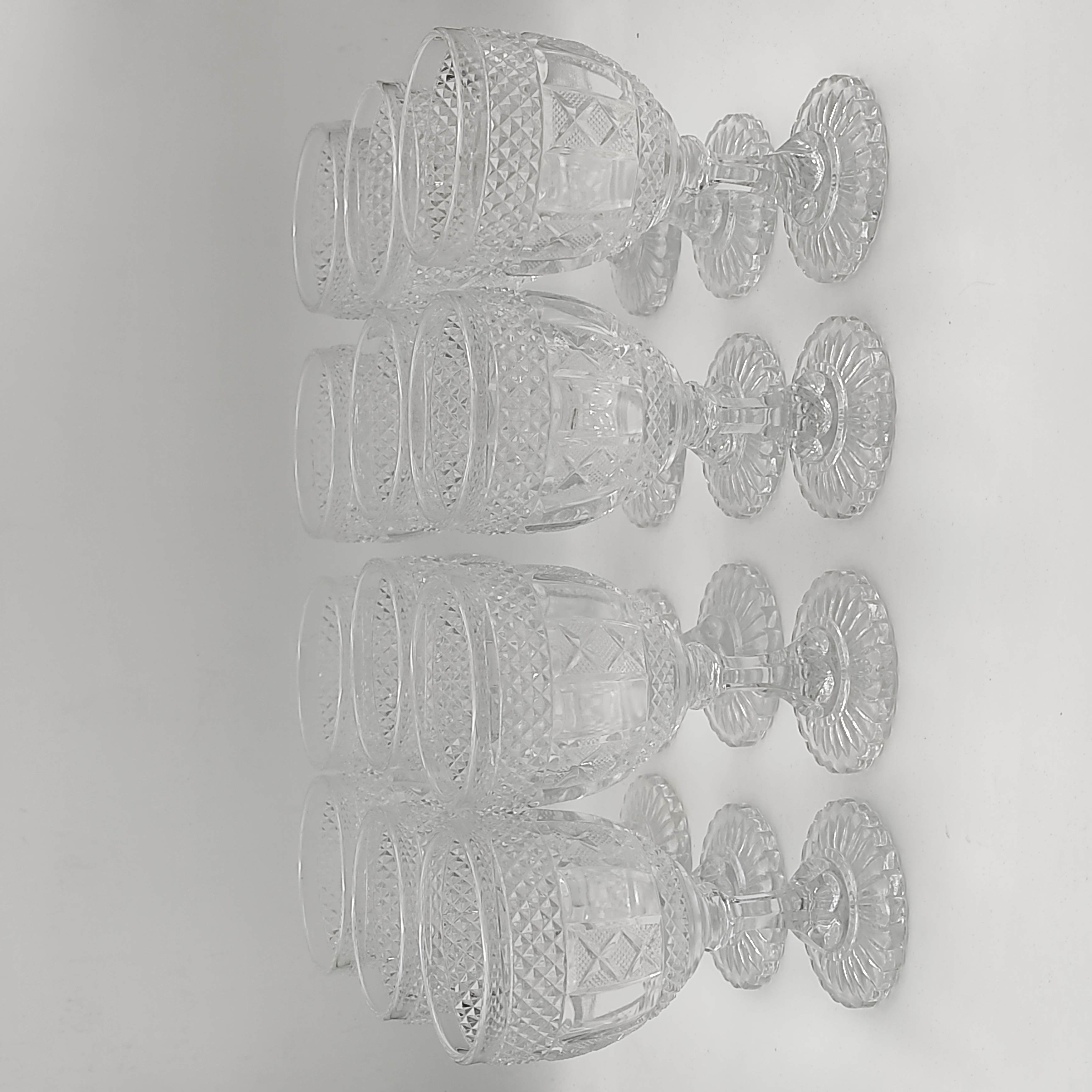 12 VERRES A EAU EN CRISTAL POINTE DE DIAMANT