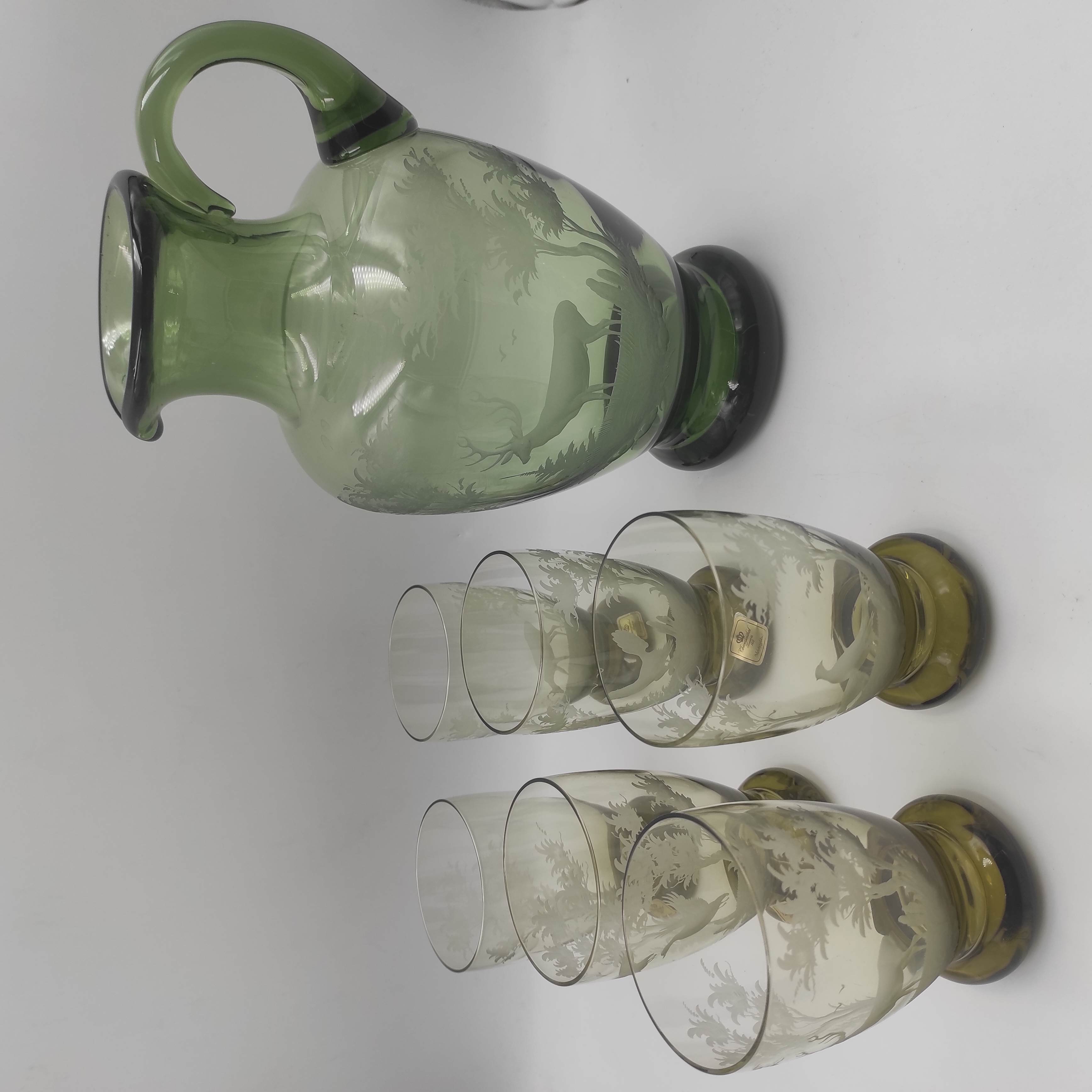 SERVICE ALLEMAND EN VERRE GRAVE A DECOR D ANIMAUX 