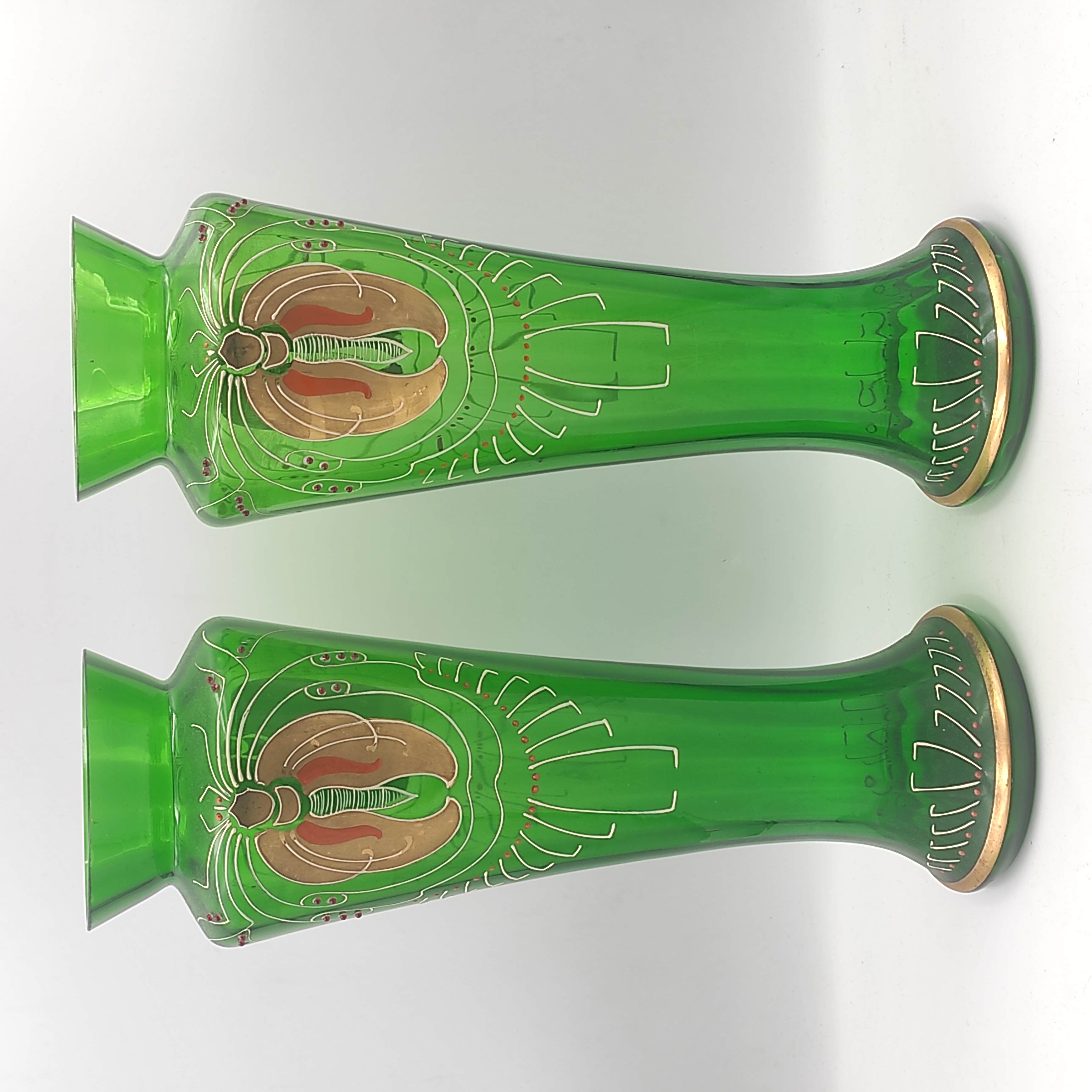 PAIRE DE VASES EMAILLES ART NOUVEAU A DECOR DE PAPILLONS H 35 CM