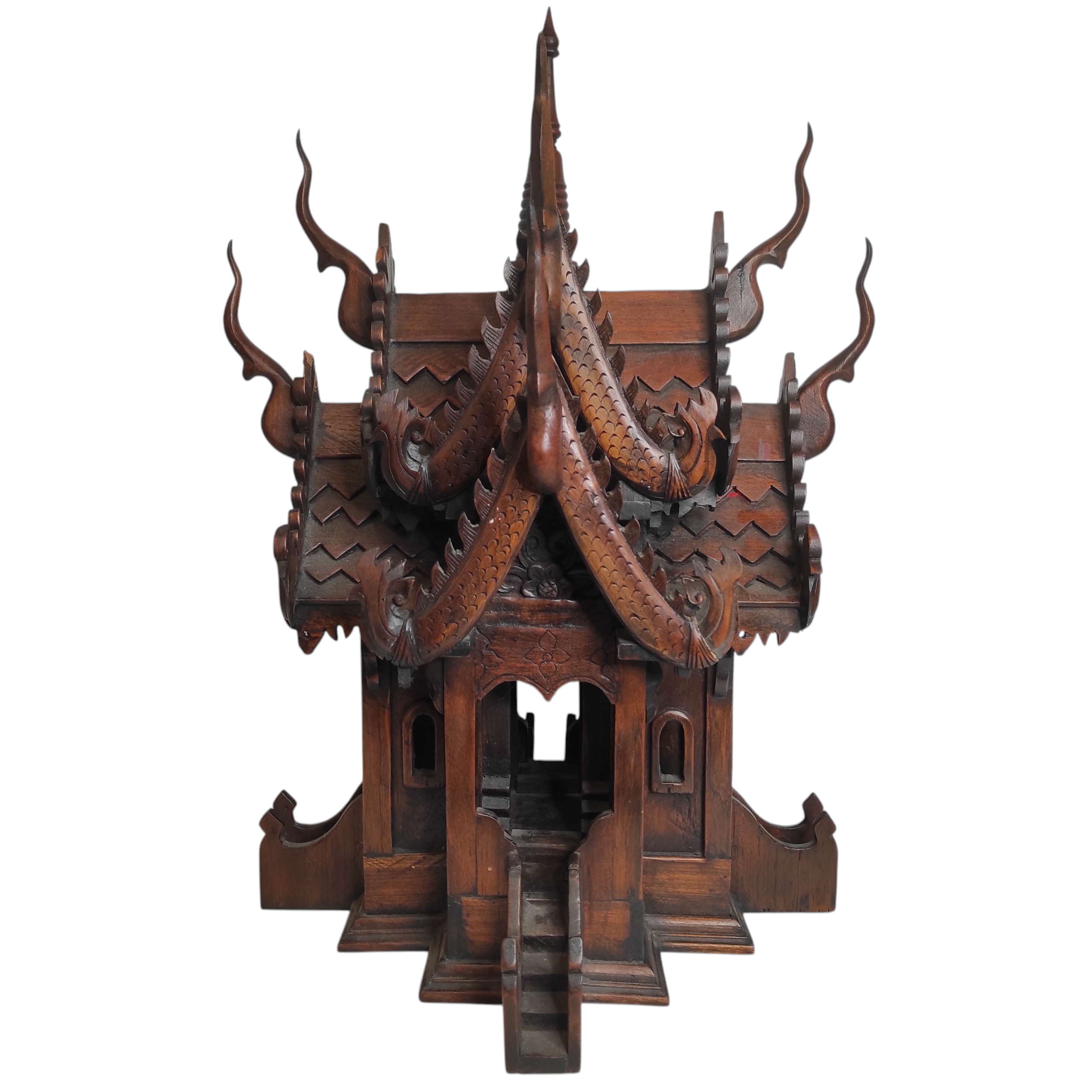 TEMPLE BIRMAN EN BOIS (MANQUES) 63 x 46 CM