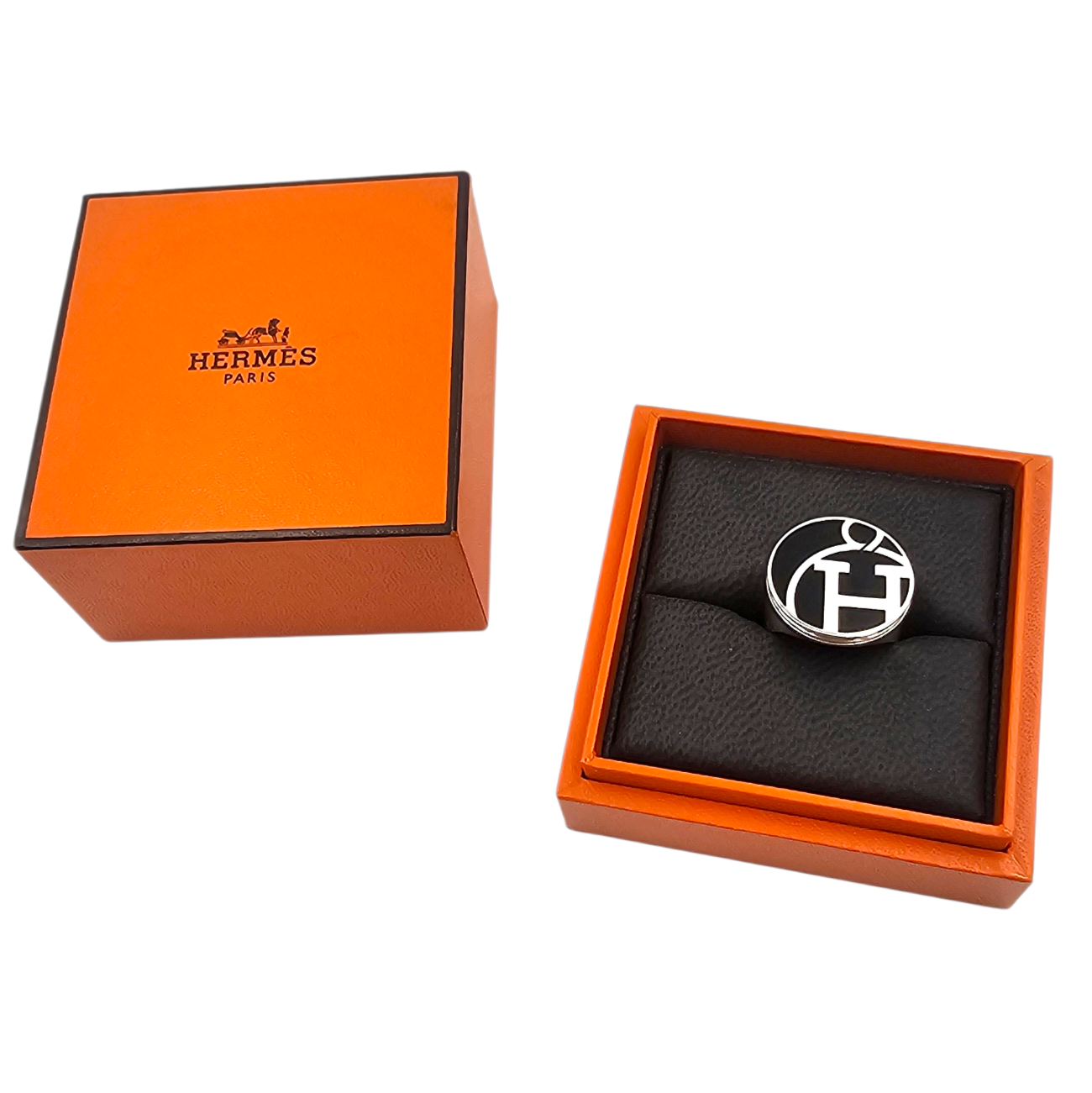 HERMES BAGUE CHEVALIERE EN ARGENT (AG925) EMAIL NOIR 20.01 GR T.53 + ECRIN