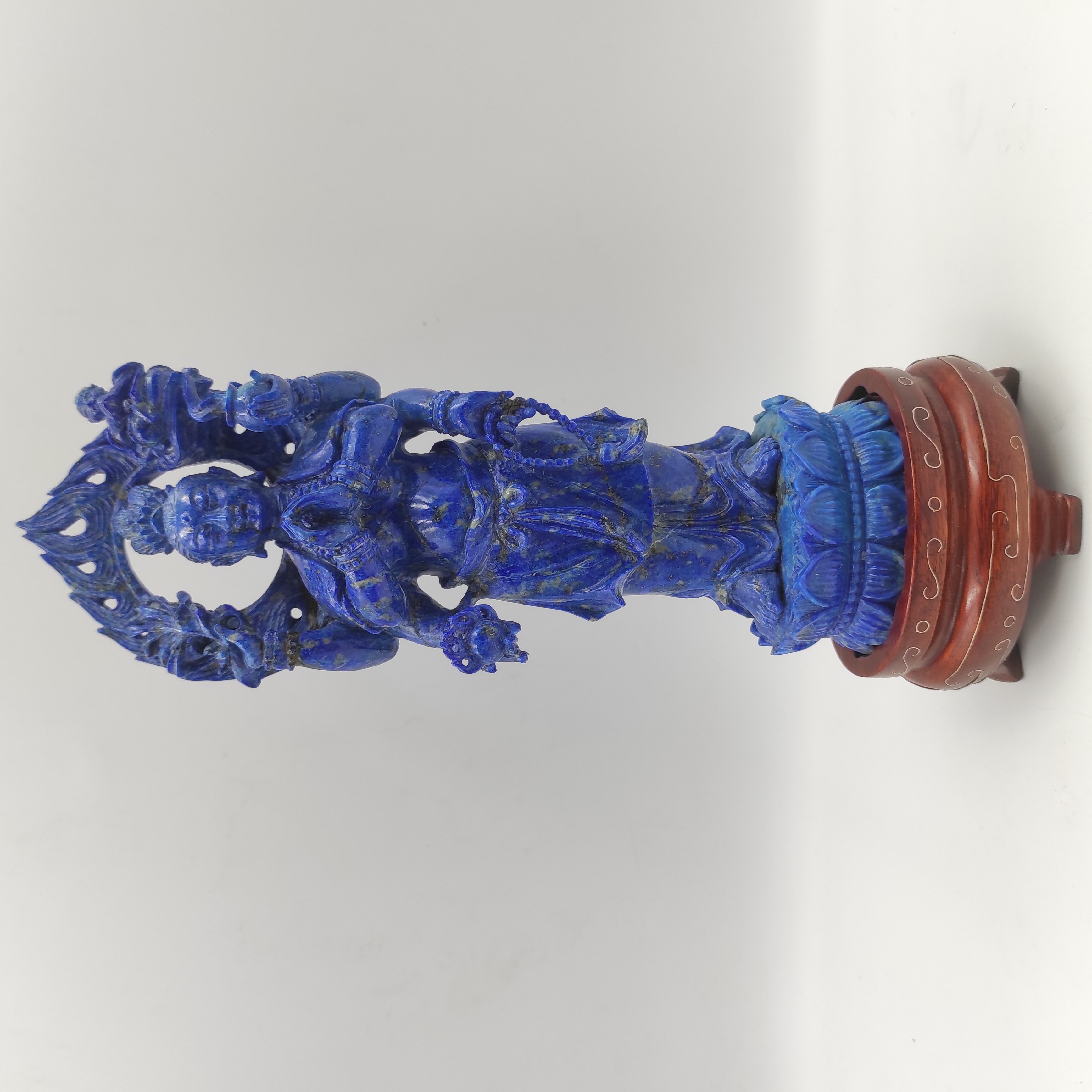 SCULPTURE CHINOISE DE DIVINITE EN LAPIS LAZULI H 24 CM