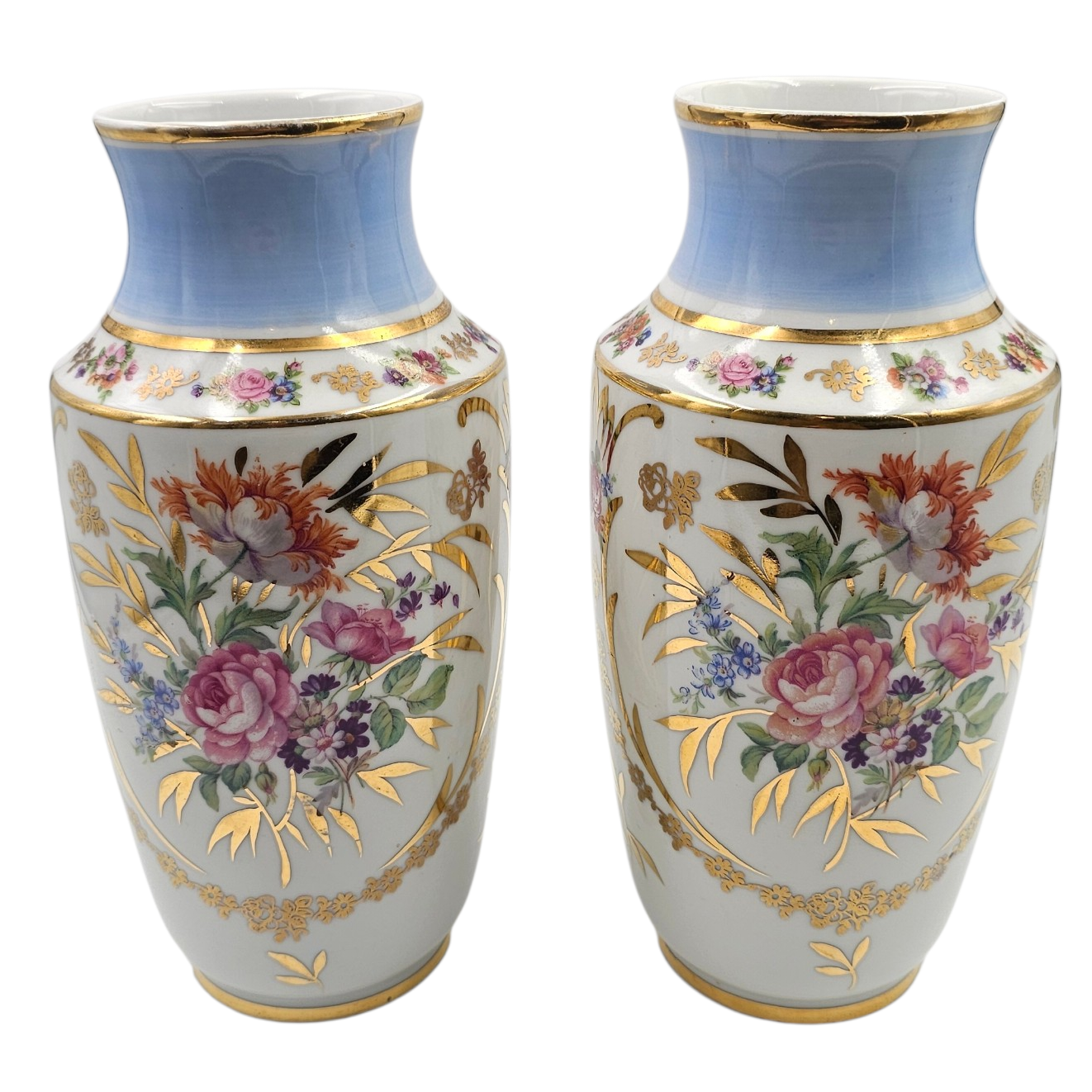 LIMOGES PAIRE DE VASES EN PORCELAINE DECOR FLORAL 