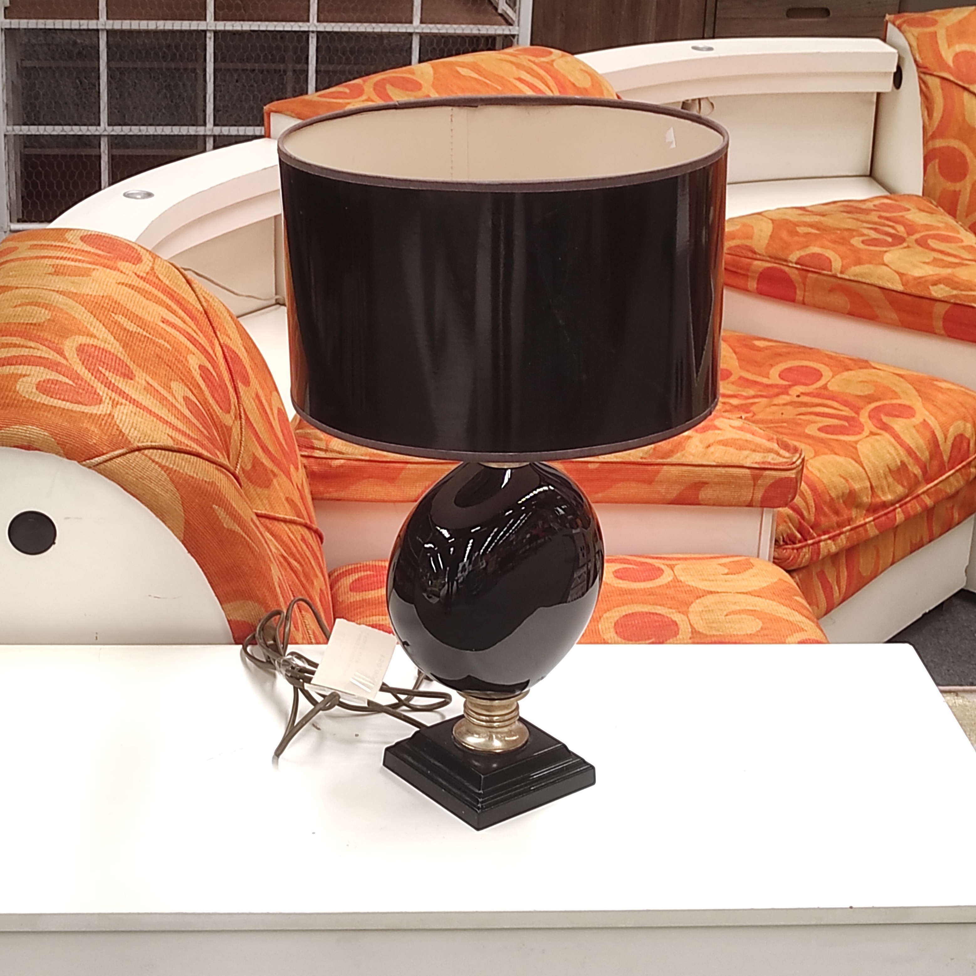 LAMPE OVOIDE NOIRE LAQUEE 49 CM