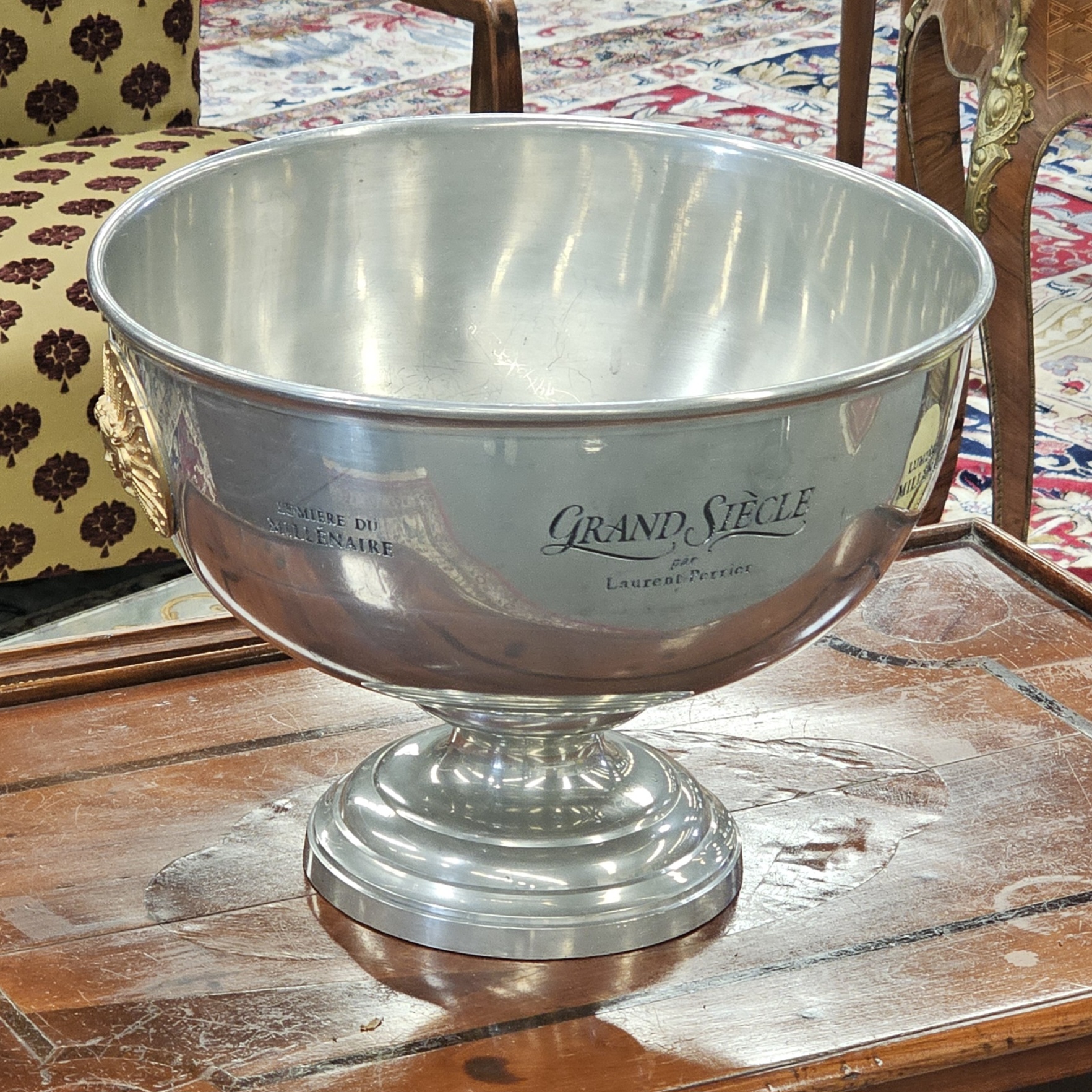 LAURENT PERRIER LUMIERE DU MILLENAIRE VASQUE A CHAMPAGNE EN ETAIN 