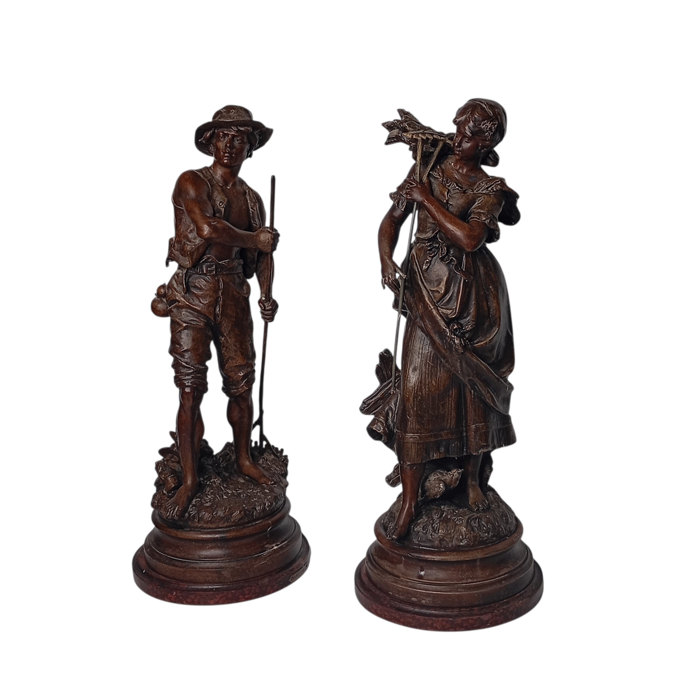 PAIRE DE STATUES DE MOISSONNEURS EN REGULE H 63 ET 59 CM