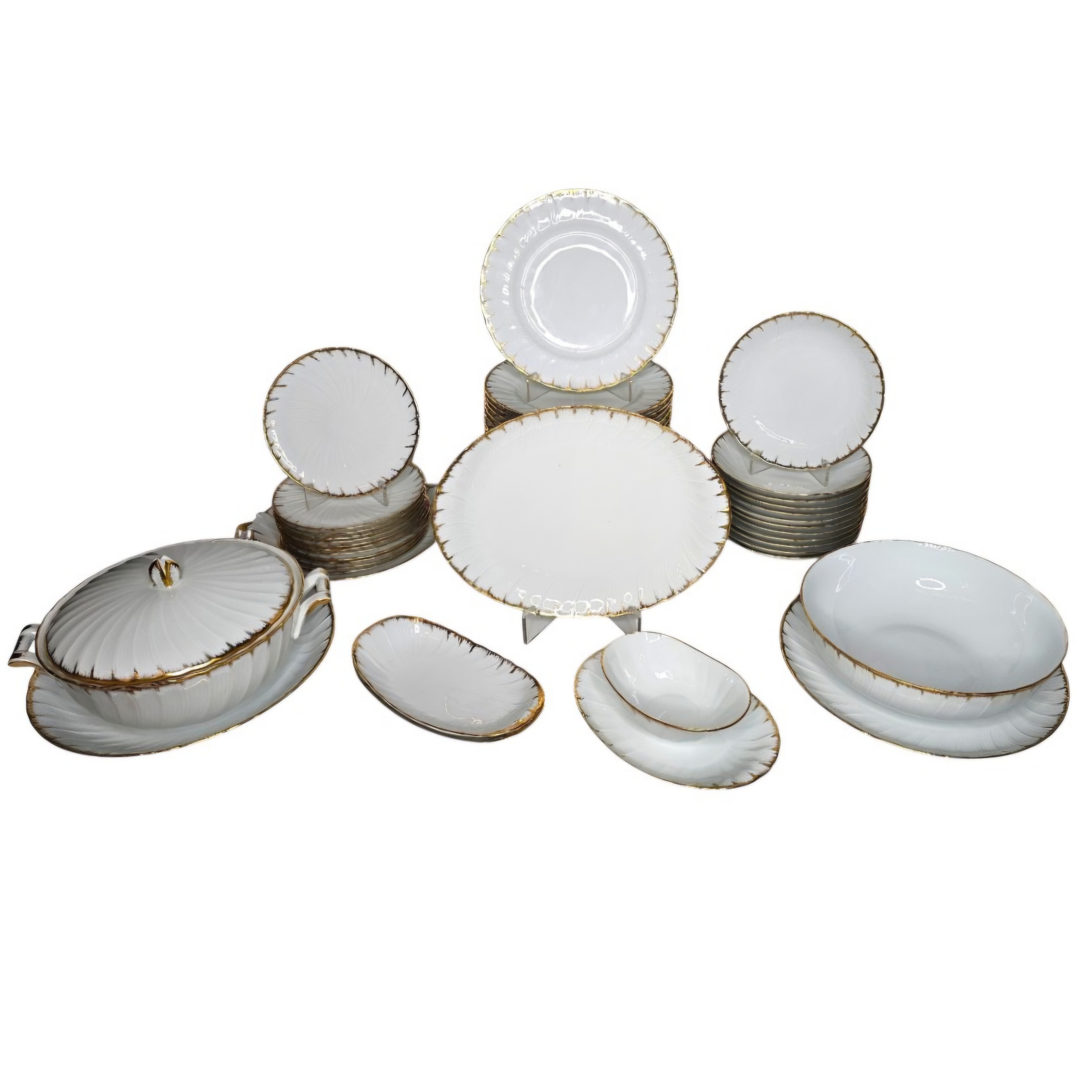 LIMOGES B C BERNARDAUD NEUILLY 48 ASSIETTES ET 9 PLATS DE SERVICE