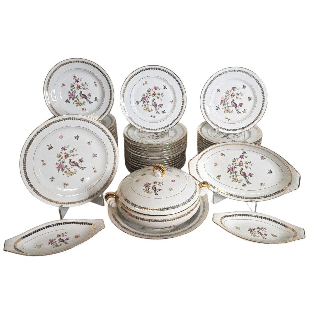LIMOGES SERVICE DE TABLE A DECOR D OISEAU DE PARADIS