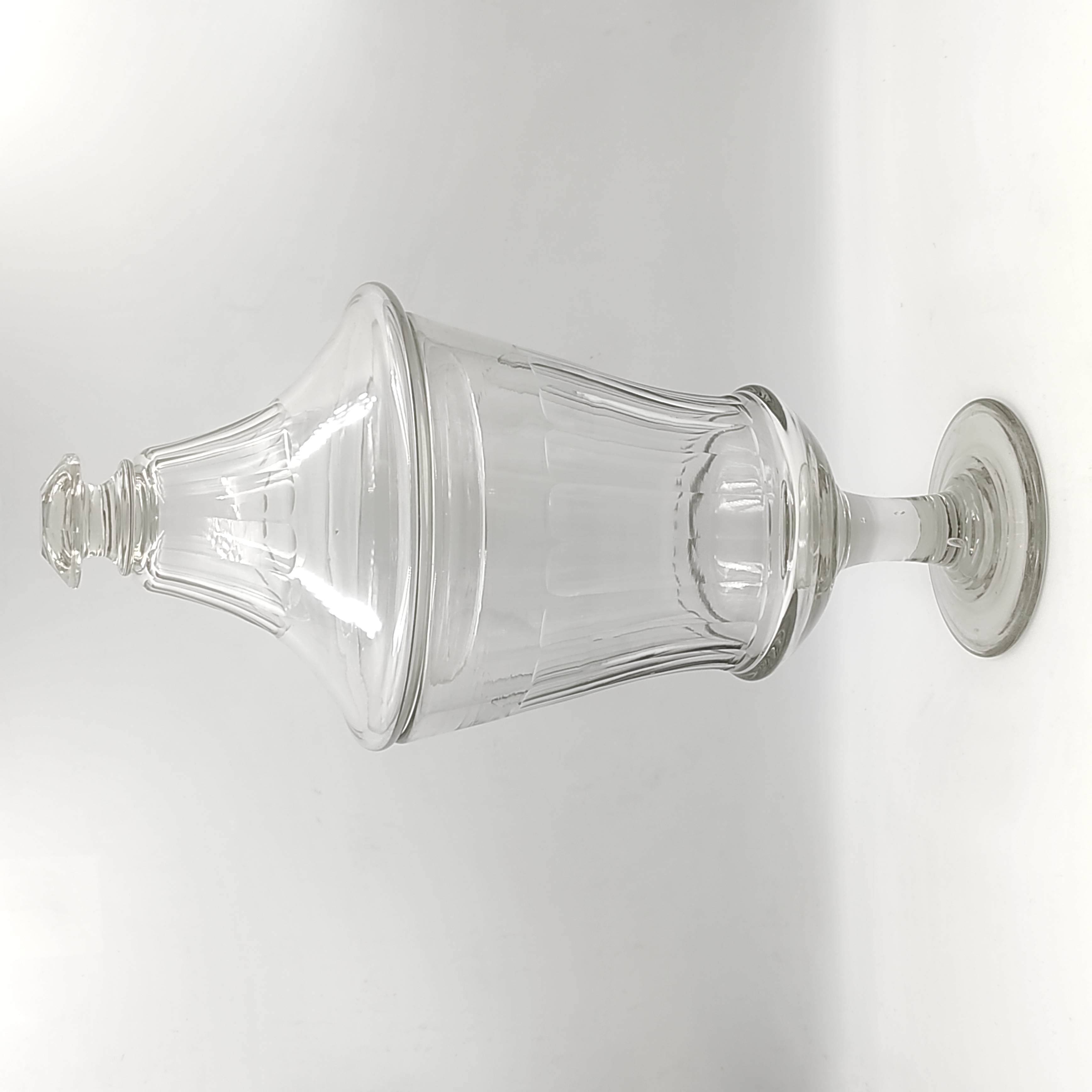 IMPORTANT DRAGEOIR EN CRISTAL A FACETTES H 41 CM