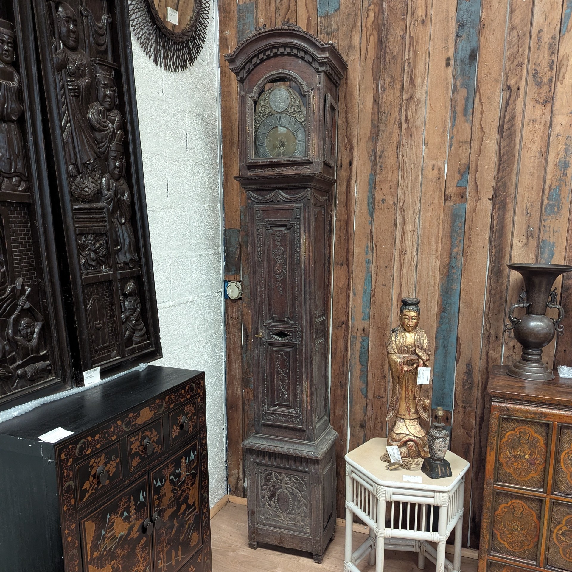 PARTIE D HORLOGE DE PARQUET XVIII ET SA CAISSE 