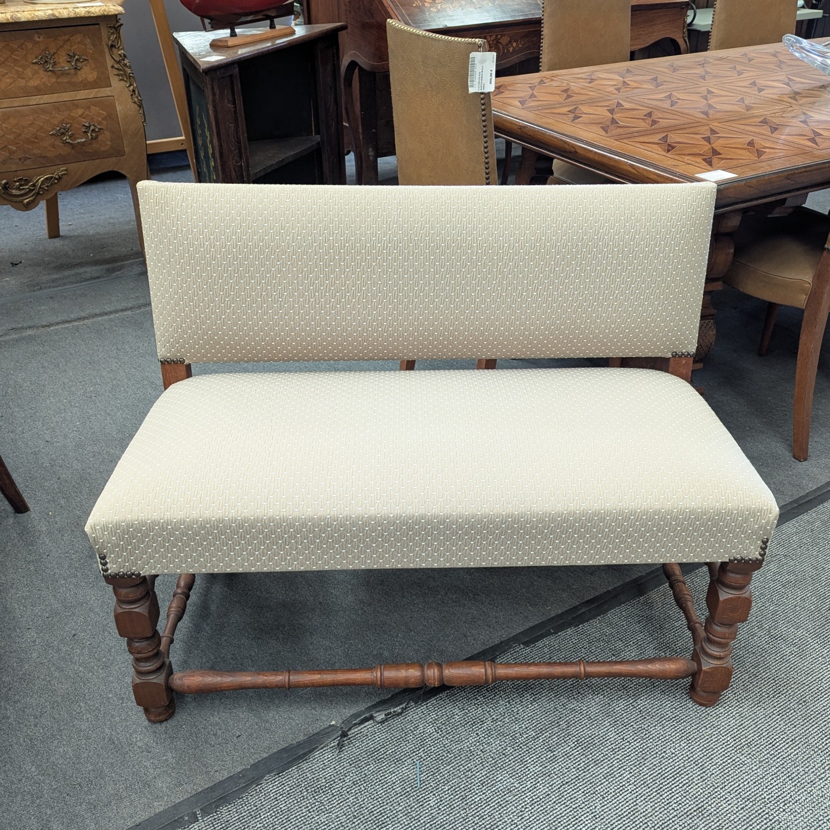 BANQUETTE DE STYLE LOUIS XIII 103 X 78 CM