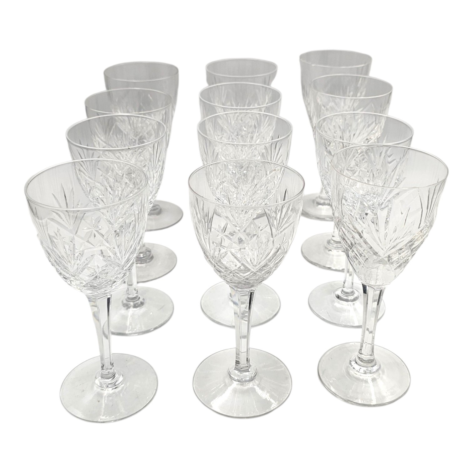 SAINT LOUIS 12 VERRES A VIN EN CRISTAL DONT 2 L ETAT MODELE CHANTILLY