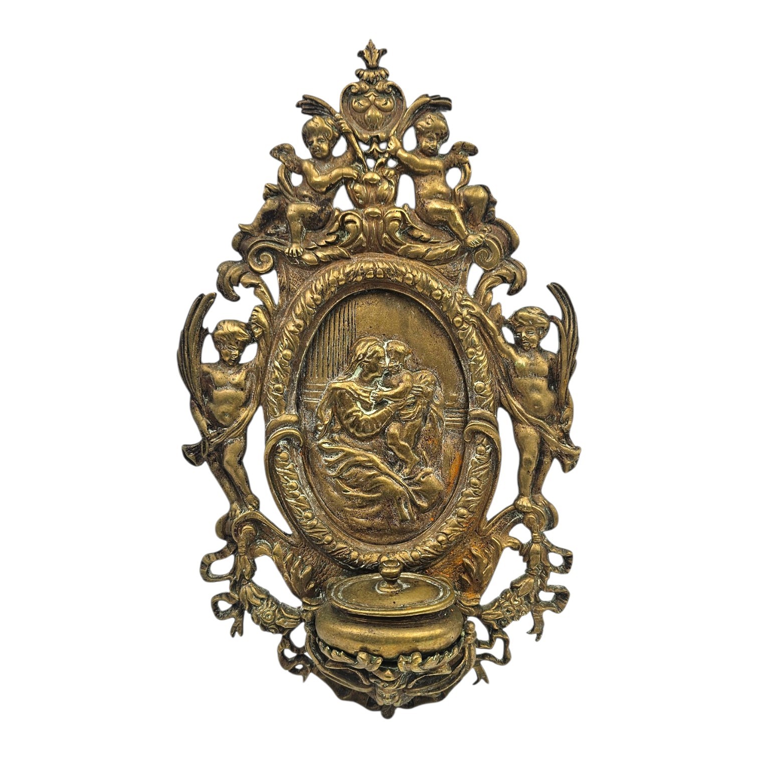 BENITIER MURAL ANCIEN EN BRONZE A DECOR DE CHERUBINS