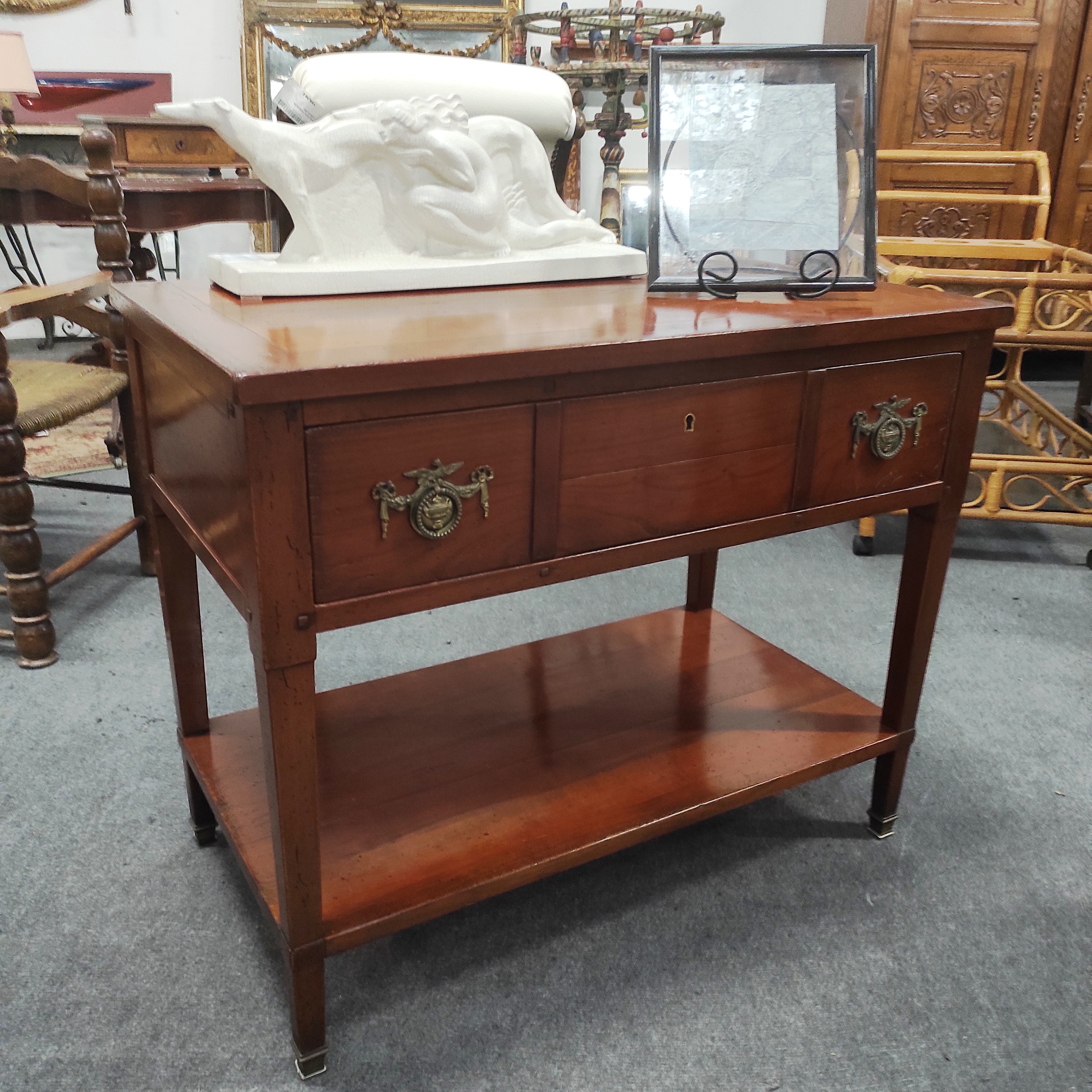 MEUBLE BAS 1 ABATTANT + 1 TABLETTE 86/71/48 CM EN MERISIER FINITION ANTIQUAIRE